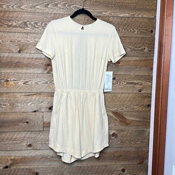 Lululemon Lightweight High-Neck Romper Prosecco cut out back  Size 6 NWT - Picture 3 of 9